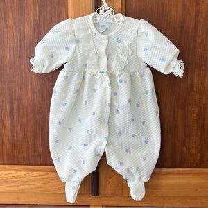 Vintage 80s Carter's White Quilted Footed Sleeper with Lace & Floral Accents 3M